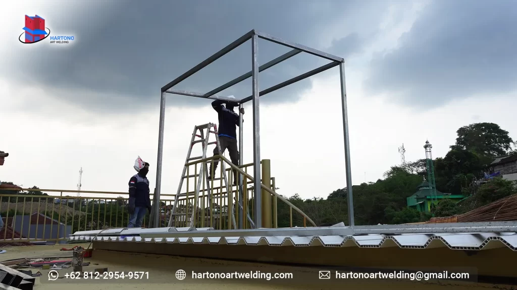 Pemasangan Rangka Kanopi Tangga Putar